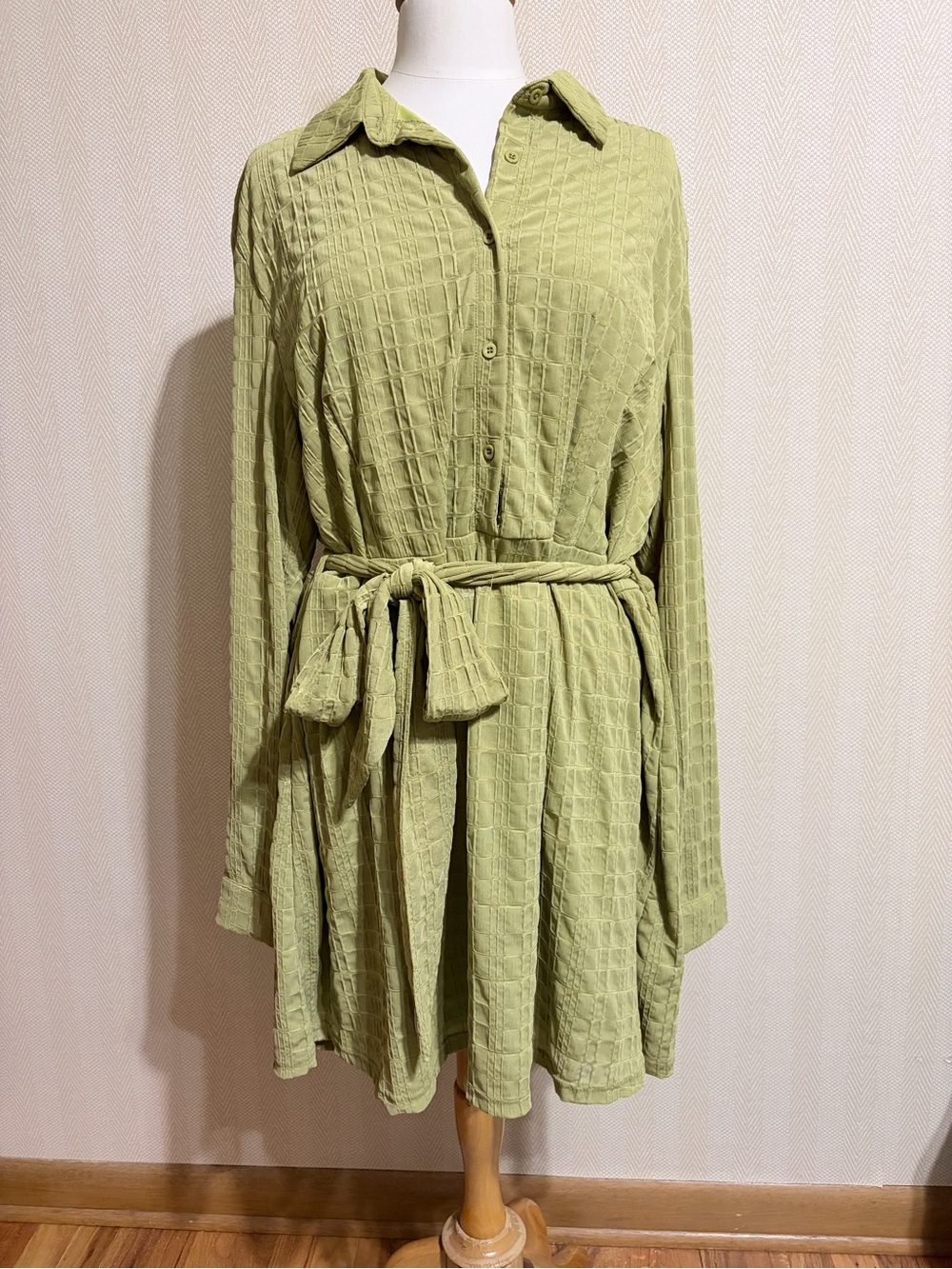 PrettyLittleThing Plus Olive Green Button-Up Shirt Dress